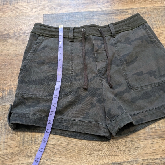 Standard James Perse Shorts Camo Casual Pockets Womens Medium 2 - Picture 6 of 8